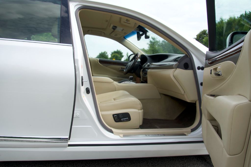 2017 Lexus LS Base - Photo 37