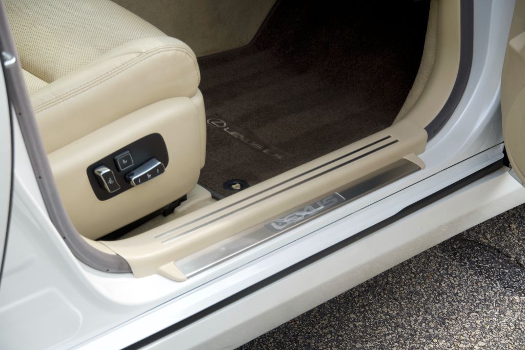 2017 Lexus LS Base - Photo 39