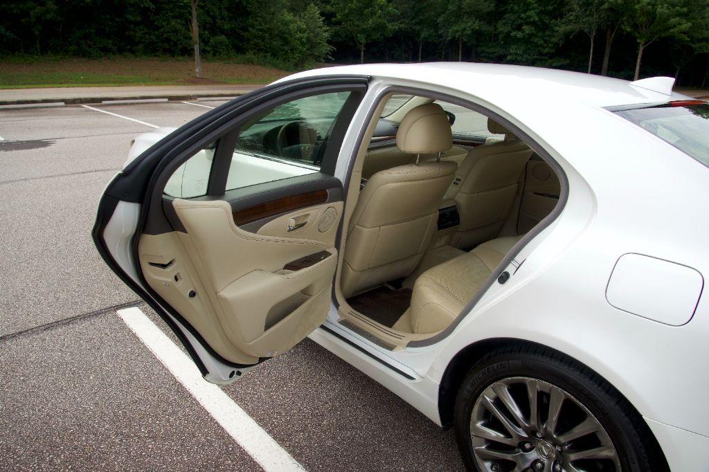 2017 Lexus LS Base - Photo 22