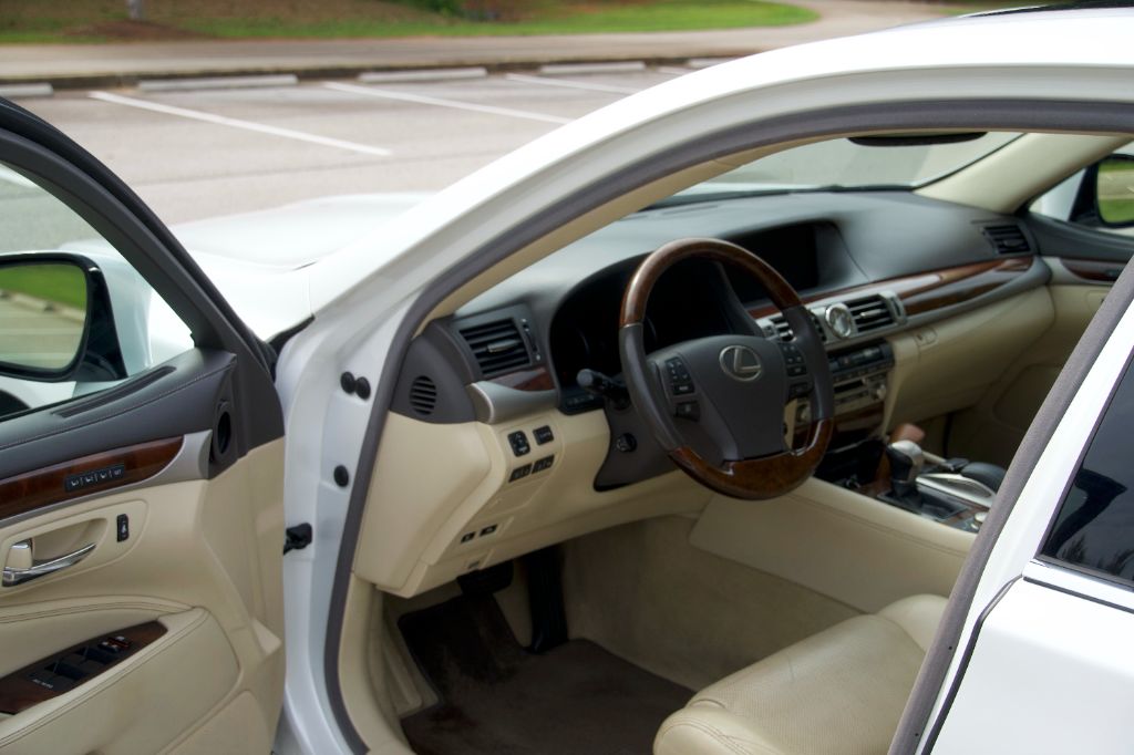 2017 Lexus LS Base - Photo 14
